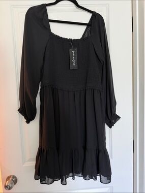 Sam and Jess Black Smocked Tiered Long-Sleeve Midi Dress